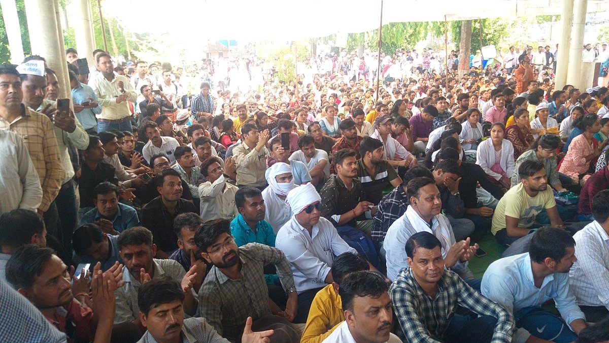 भोपाल भरो, भोपाल भरो*
👉-अधिकारों की जंग है यारों
कुछ करम करो, कुछ धरम करो..
निकलो बाहर मकानों से..अब *भोपाल भरो, भोपाल भरो...*