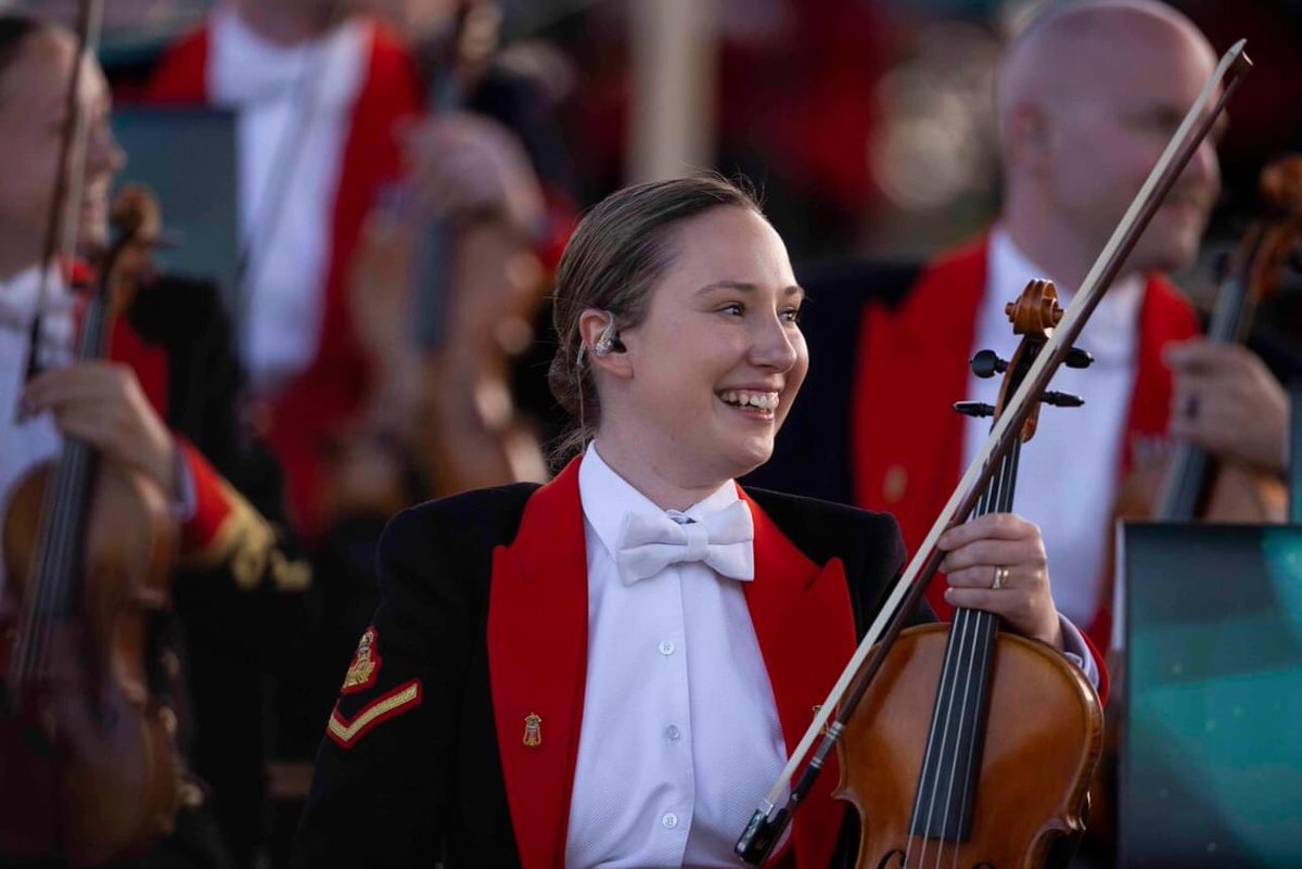 ArmyInLondon's tweet image. Didn’t they do well? Give a big 🙌 to the men and women of the @BritishArmy Household Division Orchestra who provided all the music to support the stars of the Coronation Concert in Windsor Castle! @Corpsarmymusic @RoyalFamily