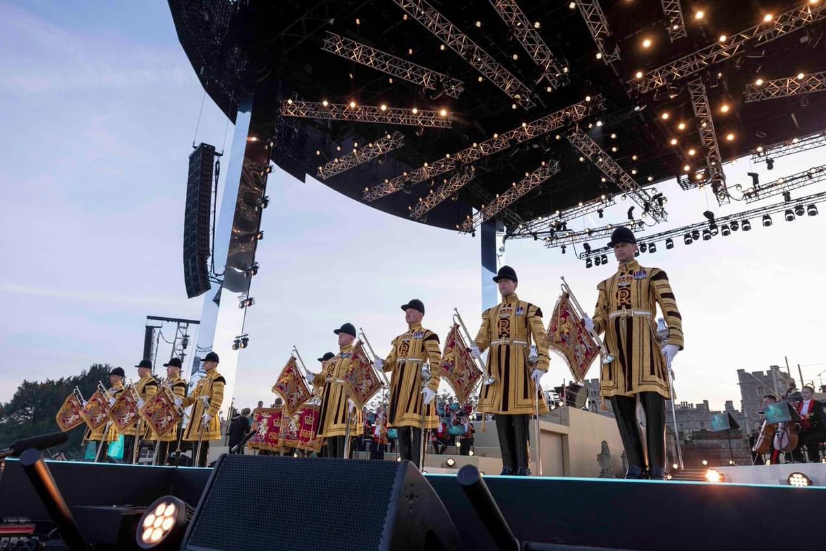 ArmyInLondon's tweet image. Didn’t they do well? Give a big 🙌 to the men and women of the @BritishArmy Household Division Orchestra who provided all the music to support the stars of the Coronation Concert in Windsor Castle! @Corpsarmymusic @RoyalFamily