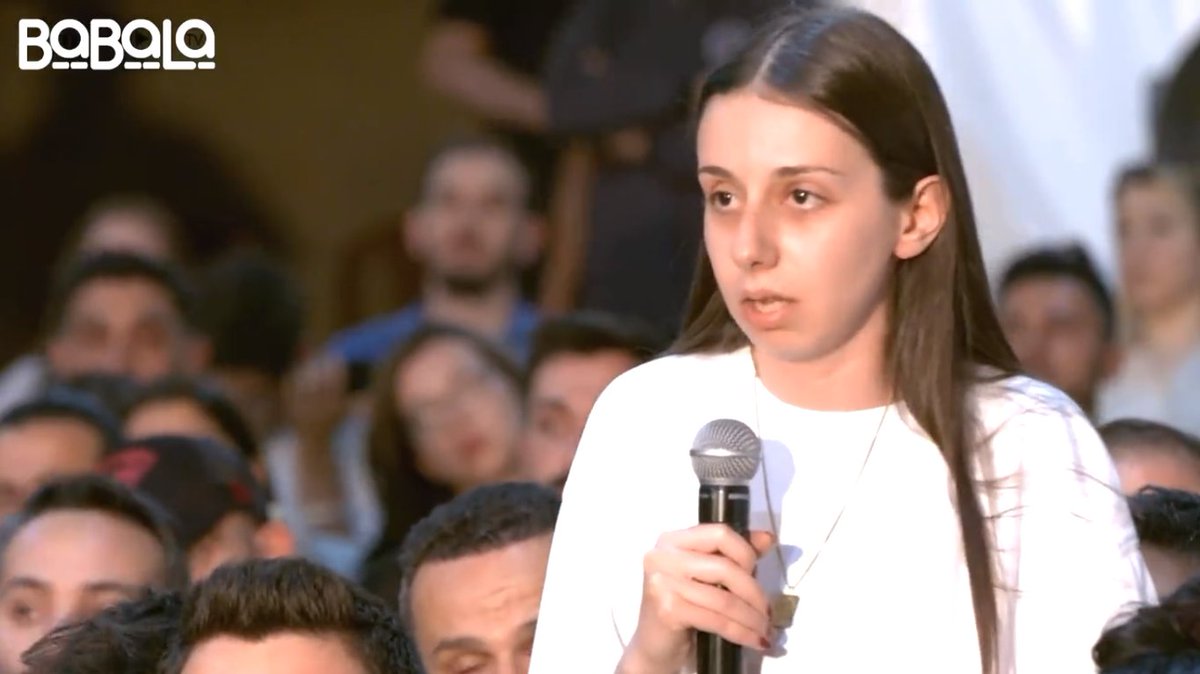 Babala Tv'nin deprem özel programında konuşan bir depremzede:

"Ben 6 gün boyunca annem ve babamın yanarak ölmelerini izlemek zorunda kaldım. Annem ve babamın bedeninin çıkmasını geçin kemikleri dahi çıkmadı o enkazda. Ben sadece annemle babamı kaybetmedim. 

Çocukluğumu