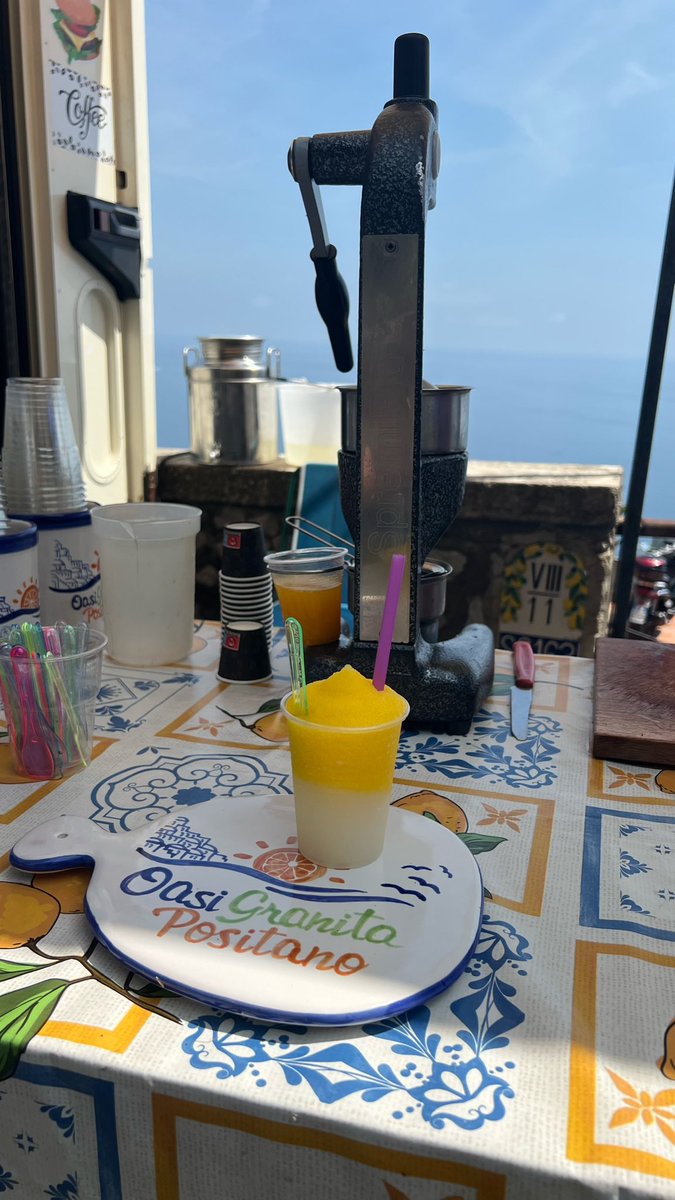 Powder_Sparkle's tweet photo. A well needed mental break in one of the most stunning places…Italy/Positano/Sorrento…you have my ❤️ https://t.co/M5BscLX50h