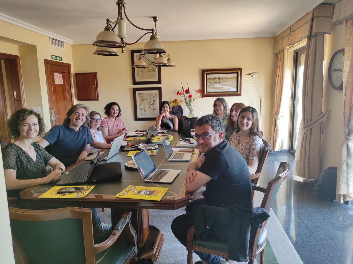 CordobaCiencia's tweet photo. 👩💻👨💻 Córdoba acoge la reunión del subgrupo de trabajo "Consolidación de las UCCs" de #RedDivulga de @CrueUniversidad, que trabaja en estrategias para afianzar la divulgación y la comunicación científica que se hace desde estas estructuras que son las UCCis https://t.co/qcaPGJDeG1