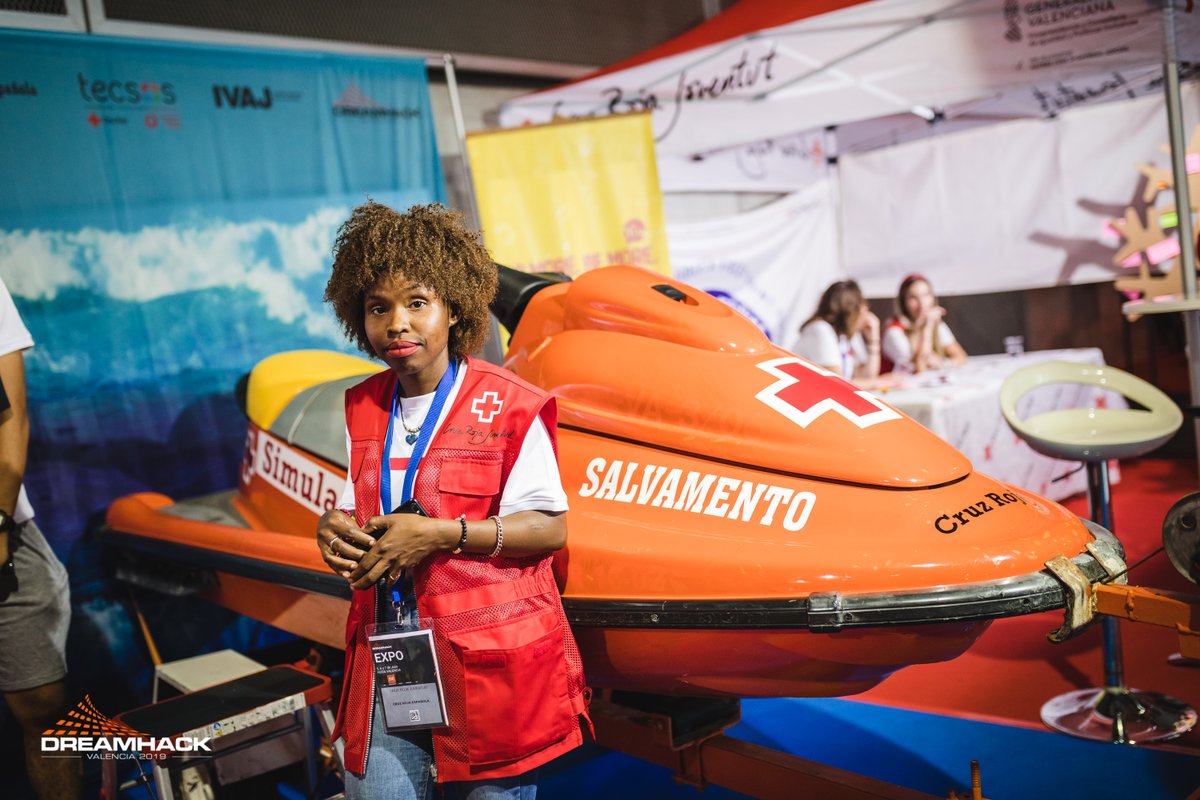 OpenWorldNowcom's tweet photo. ¡Feliz #DiaMundialDeCruzRoja! 

📸 Fotos de su presencia en la Zona Expo de #DHVLC19 https://t.co/bx8lchJgTT