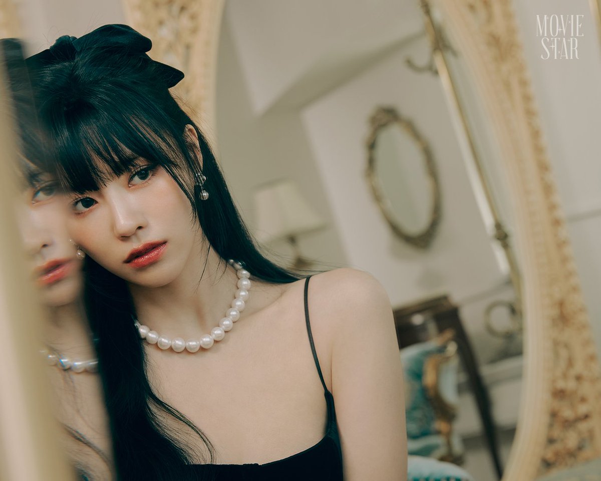 antennamusic's tweet photo. #미주 

미주 싱글 앨범 [Movie Star]
MIJOO 1st Single Album [Movie Star]

🎬 Concept Photo - Classic Ver.

2023. 05. 17. 6PM Release
@LeeMiJoo 

#MIJOO
#MovieStar
#20230517_6PM https://t.co/nLdjrCluSR