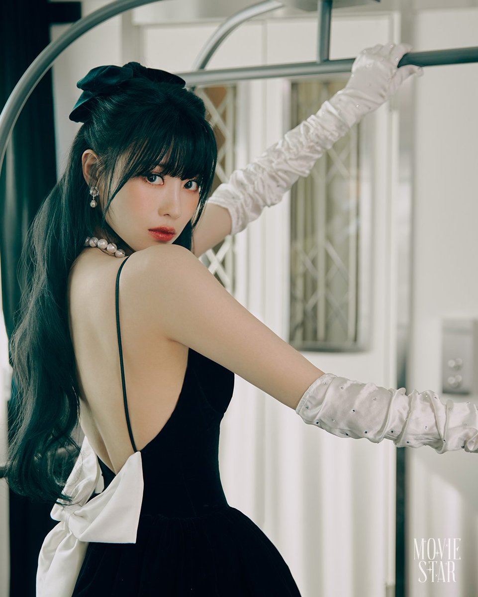 antennamusic's tweet photo. #미주 

미주 싱글 앨범 [Movie Star]
MIJOO 1st Single Album [Movie Star]

🎬 Concept Photo - Classic Ver.

2023. 05. 17. 6PM Release
@LeeMiJoo 

#MIJOO
#MovieStar
#20230517_6PM https://t.co/nLdjrCluSR