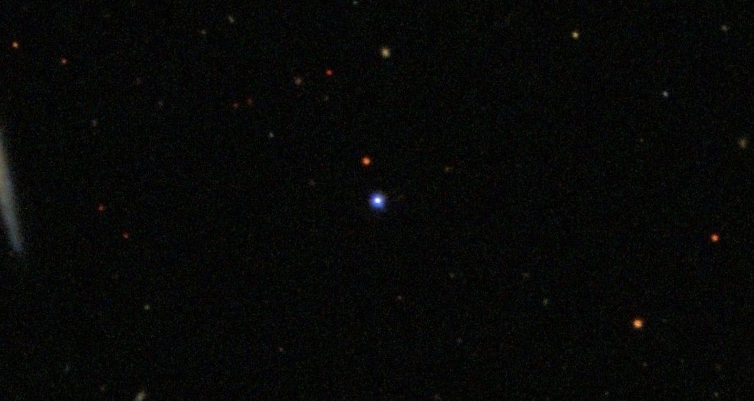 Diiego_Fmartnez's tweet photo. TON 618 es tan grande que aún estanco a 18.6 Billones de años luz. Se puede ver desde la tierra 👍🏻 40 Billones de veces el tamaño del sol https://t.co/5DIyBNpgwD