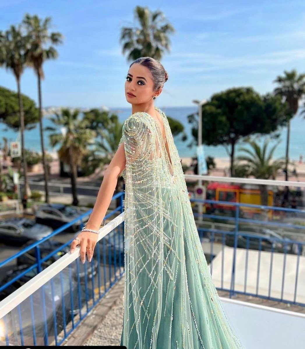 Cannes Film Festival is around the corner ❤️✨💫👸🏼 

Throwback to last year glamorous red carpet looks ✨
#ZiadNakad #Cannes #cannesfilmfestival #redcarpet #redcarpetfashion #redcarpetstyle #redcarpetlook #celebrities #hellyshah