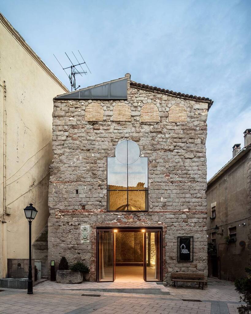 thinkoutsidegar's tweet photo. Old and new. The Santa Eulàlia Church Renovation in Spain by Carles Enrich.  #greenery #architecture #landscaping #landscape #landscapedesign #garden #gardens #greenery #gardendesign #outdoor #outdoors #outdoordecor #exterior #exteriordesign #exteriordecor #home #homedecor #… https://t.co/nOhpgYKL1J