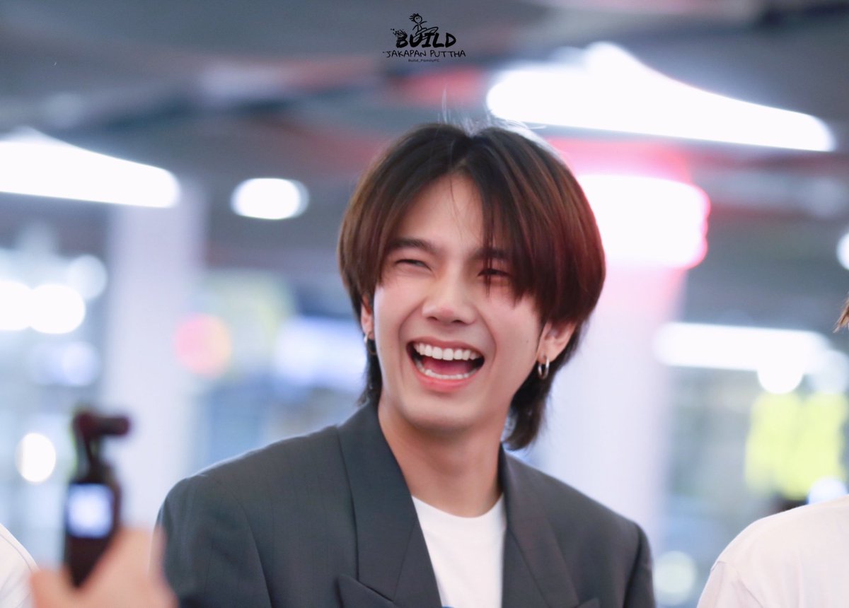 Light tomorrow with today ✨🥰

~อย่าลืมหาของอร่อยทานกันน้า 🍧🧁

#BuildJakapan #Beyourluve
<a href="/JakeB4rever/">BIU.</a>