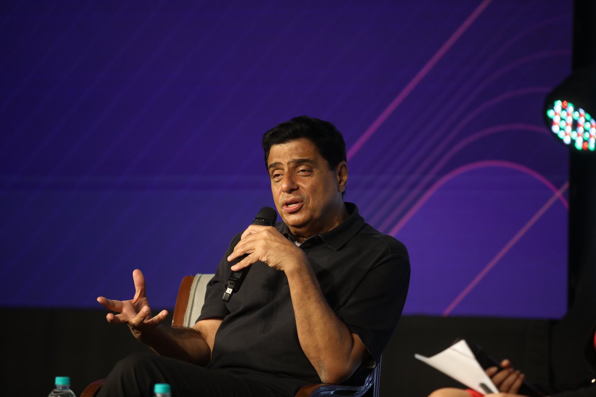 WebEngage's tweet image. Mumbai, you’ve been an absolute delight like always. Thank you to all the 1000+ folks who showed up. It was truly a day to remember. ✨

Here are a few glimpses of the event. Can’t wait to recreate this around the world. 🌎

See you around! 

#EngageMint2023 #MumbaiEdition