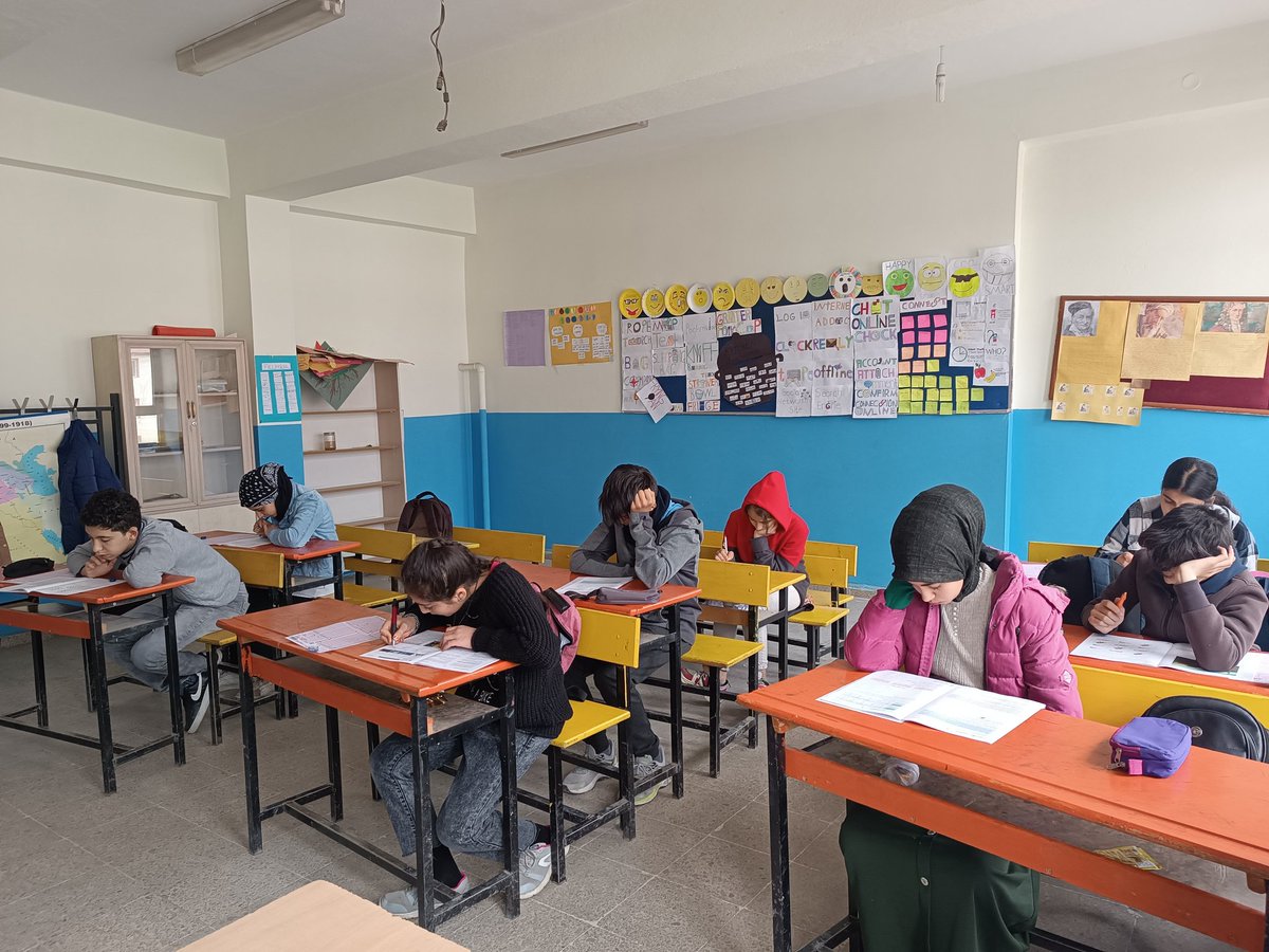 OoTekman's tweet photo. 7.sınıflara kazanım değerlendirme  8.sınıflara ise liselere geçiş sınavı denemesi yaptık. 💫
@skaygusuz 
@suatsefil 
@on_yuksel 
@Erzurum_Mem 
@MemTekman https://t.co/uSiUbTsbHN
