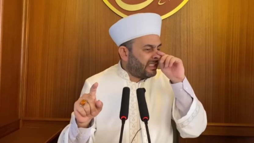dokuz8haber's tweet photo. 🔴 İmam Halil Konakçı bu kez #Kemalist'lere sataştı:

👉 "Ayet diyor ancak müminler kardeştir. Ehli sünnet iltikadına sahipsen bayrağıma, devletime, vatanıma ihanet etmiyorsan kardeşiz. FETÖ’cülerle, PKK’lilerle, İslam düşmanlığı yapan Kemalistlerle asla kardeş değilim" https://t.co/TDj7nLbBPs