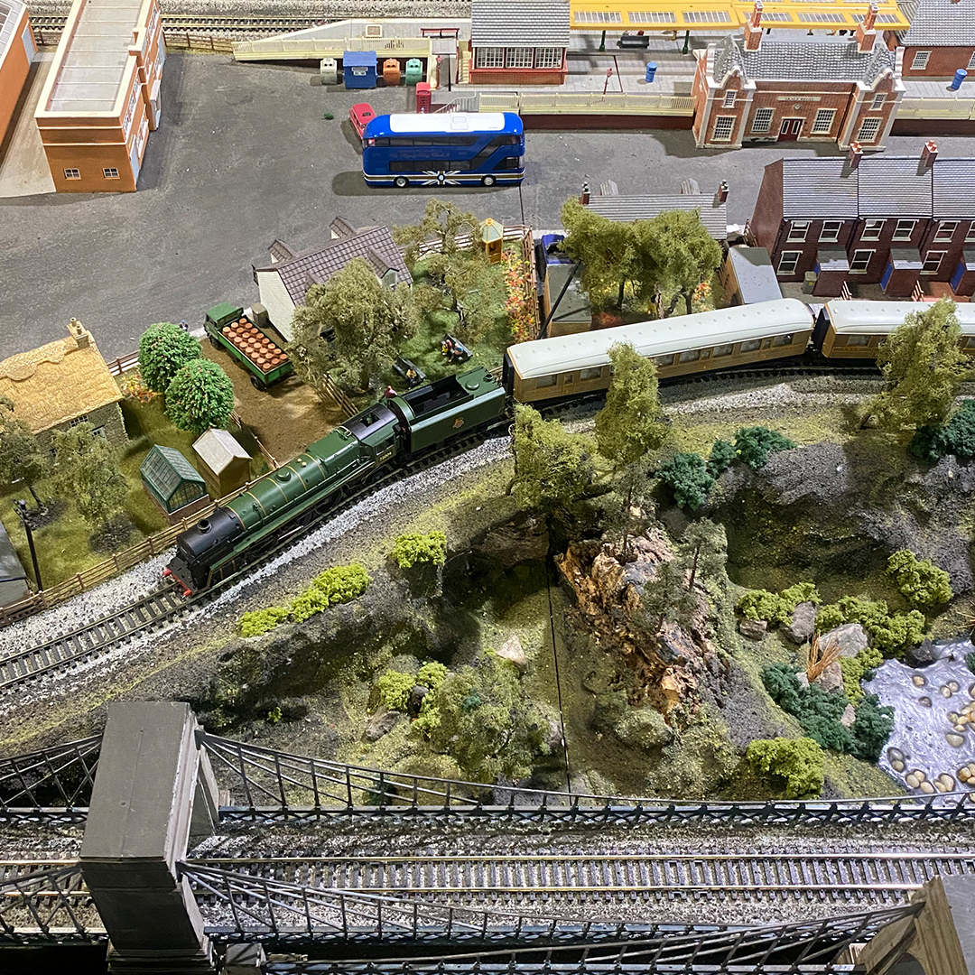 hornby's tweet image. We could get used to having a long weekend! 🚂

Lots of extra time for enjoying our recent Signal Box and running locomotives on our layout! (Can you spot the Corgi Coronation Routemaster?!)

How are you spending your Bank Holiday?

#Hornby #Modelrailway #KingsCoronation