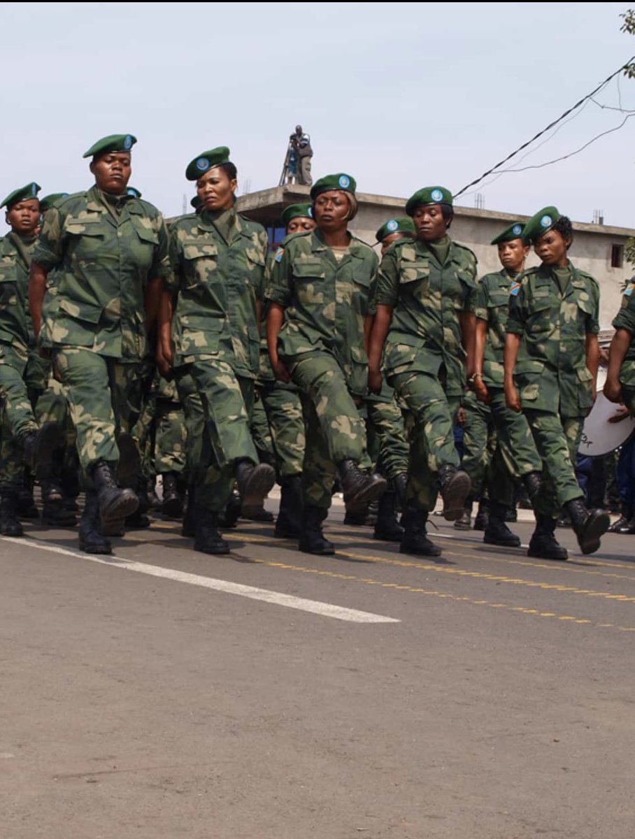 tokwauluaena2's tweet photo. #RDC RégimePR @fatshi13 son #UnionSacrée doivent prendre décapitations #Mbakana au sérieux sinon #EAC #Kagame ne vont même pas les laisser régner sur #RépubliqueDeGombe financée par BanqueCentrale
Des policiers décapités.Faut envoyer @FARDC_off pour éliminer menace MAINTENANT 🇨🇩 https://t.co/BWUG1f9TOc