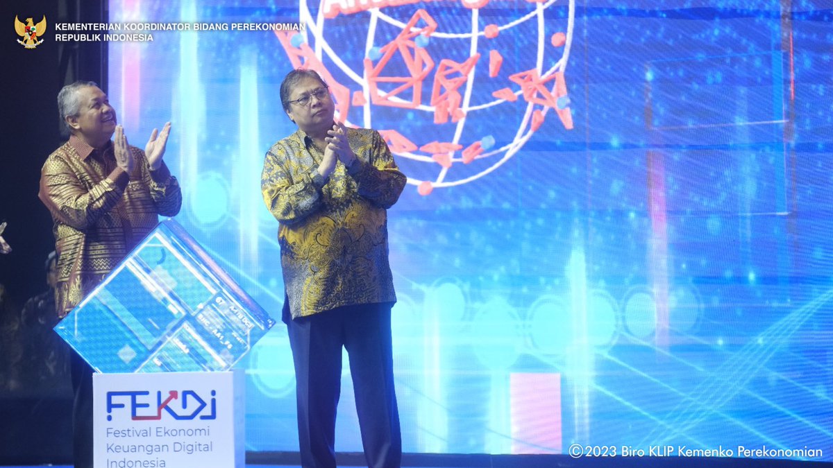 PerekonomianRI's tweet photo. #BeritaEkon

Hai #SahabatEkon

Resmi dibuka, Festival Ekonomi Keuangan Digital Indonesia (FEKDI) 2023 menjadi ajang dalam memperkuat sinergi dan inovasi ekonomi dan keuangan digital.

Simak.
https://t.co/BD9NbQrJax

#FEKDI2023 #EKONomiUnggul #IndonesiaMaju
#TerbaikUntukIndonesia https://t.co/gnMkQkUQFY