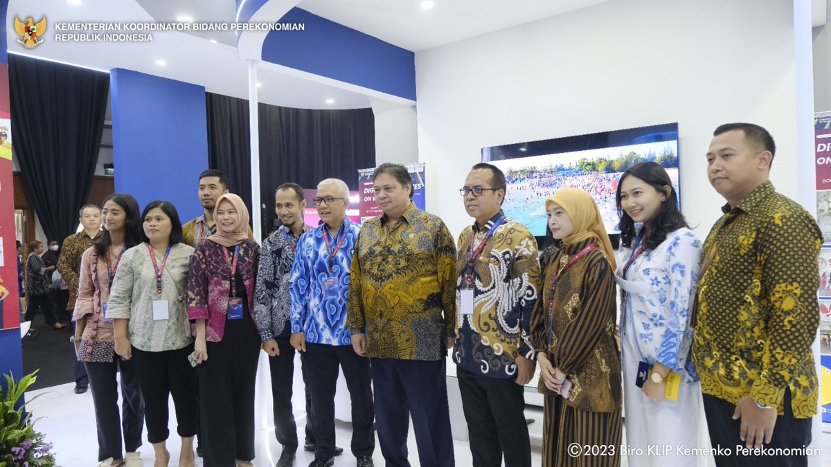 PerekonomianRI's tweet photo. #BeritaEkon

Hai #SahabatEkon

Resmi dibuka, Festival Ekonomi Keuangan Digital Indonesia (FEKDI) 2023 menjadi ajang dalam memperkuat sinergi dan inovasi ekonomi dan keuangan digital.

Simak.
https://t.co/BD9NbQrJax

#FEKDI2023 #EKONomiUnggul #IndonesiaMaju
#TerbaikUntukIndonesia https://t.co/TCXKF0WPKS