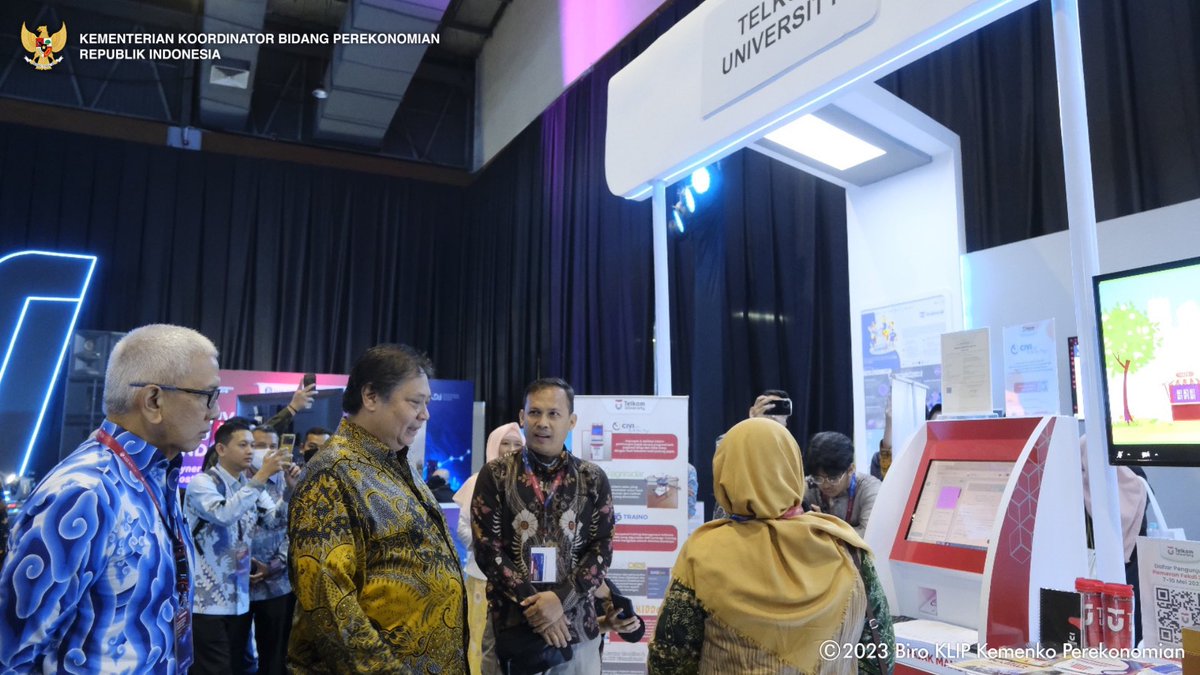 PerekonomianRI's tweet photo. #BeritaEkon

Hai #SahabatEkon

Resmi dibuka, Festival Ekonomi Keuangan Digital Indonesia (FEKDI) 2023 menjadi ajang dalam memperkuat sinergi dan inovasi ekonomi dan keuangan digital.

Simak.
https://t.co/BD9NbQrJax

#FEKDI2023 #EKONomiUnggul #IndonesiaMaju
#TerbaikUntukIndonesia https://t.co/TCXKF0WPKS