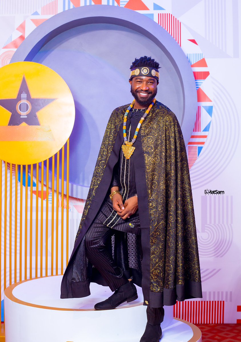 KMJonAIR's tweet photo. Last Night! The VGMAs! π¦
ππΏ
#TheRoyalHost
#GodsHumourOnEarth
#GodsWave https://t.co/jE2G8XSPBJ