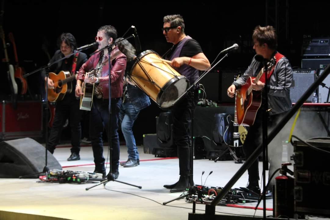 Vayan a ver la nota de  <a href="/losbunkers/">Eduardo espindola</a> en su concierto de León Gto. 😎

📸 @clicklauraLopez
m.facebook.com/story.php?stor…