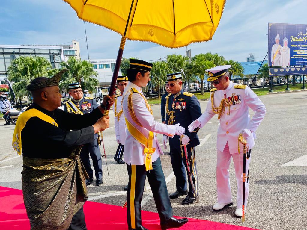 YBhg Timb PANGWILLA 1, Laksamana Pertama Shaiful Nizam bin Abdul Manan menghadiri Istiadat Pembukaan Dewan Negeri Pahang.

#BersatuBersediaBerjaya
<a href="/tldm_rasmi/">Royal Malaysian Navy</a>
<a href="/MPA_Barat/">HQ Western Fleet</a>