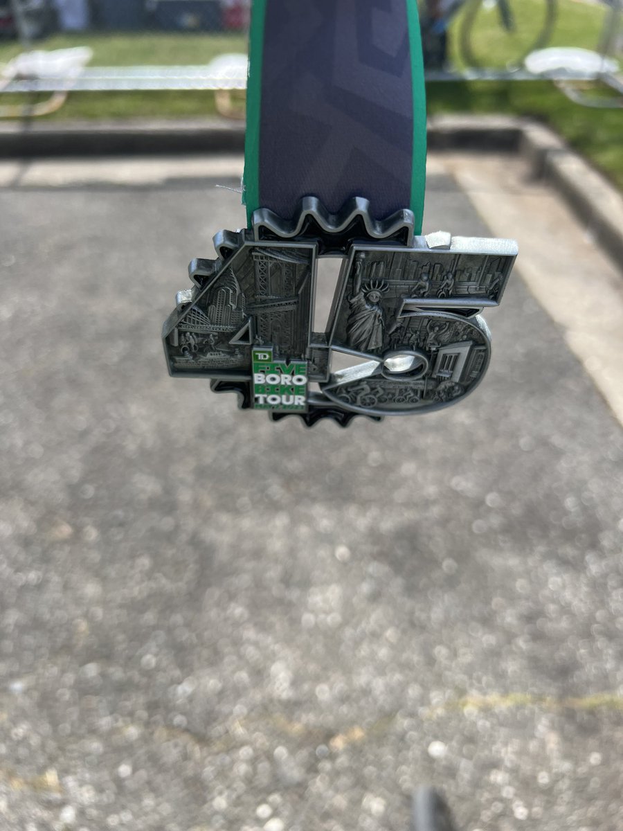 DPT2Go's tweet photo. ๐ฒ ๐ฝ โ๏ธ What a BEAUTIFUL day for the @bikenewyork #fiveborobiketour!
40+5 miles of unencumbered cycling paths throughout NYCโs bridges, highways, + streets.
#TeamBDNF finished strong and we weโre so happy to meet some of the @loveyourbrain group along the way! https://t.co/rwXeQYzreo