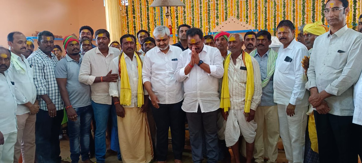 Ravishankar_BRS's tweet photo. చొప్పదండి నియోజకవర్గం
 
రామడుగు మండలం వెలిచాల గ్రామంలో శ్రీ బీరప్ప, కామరతి పట్నాల కార్యక్రమంలో పాల్గొనడం జరిగింది.
@KTRBRS 
@RaoKavitha 
@SantoshKumarBRS 
@SantoshKumarBRS 
@vinodboianpalli 
@ https://t.co/VPzSHa6SwA