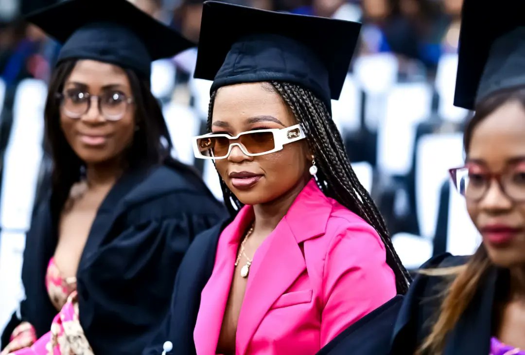 WalterSisuluUni's tweet photo. #wsugrad2023 #graduat https://t.co/4cFhawFixa