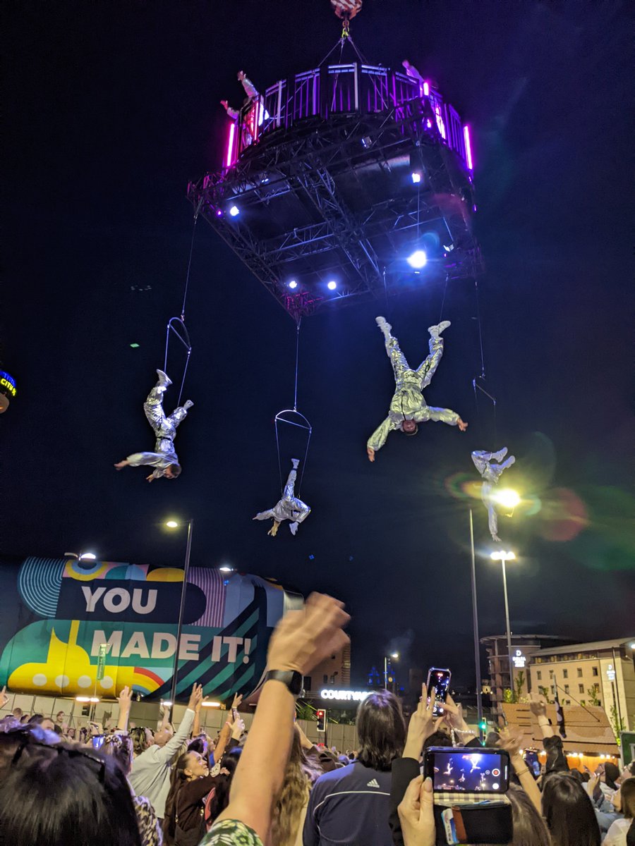 Roz_Dean's tweet photo. Wonderful time at the Eurovision Welcome Concert last night 😁 #Eurovision #Eurovision2023 https://t.co/lbizxExzhb