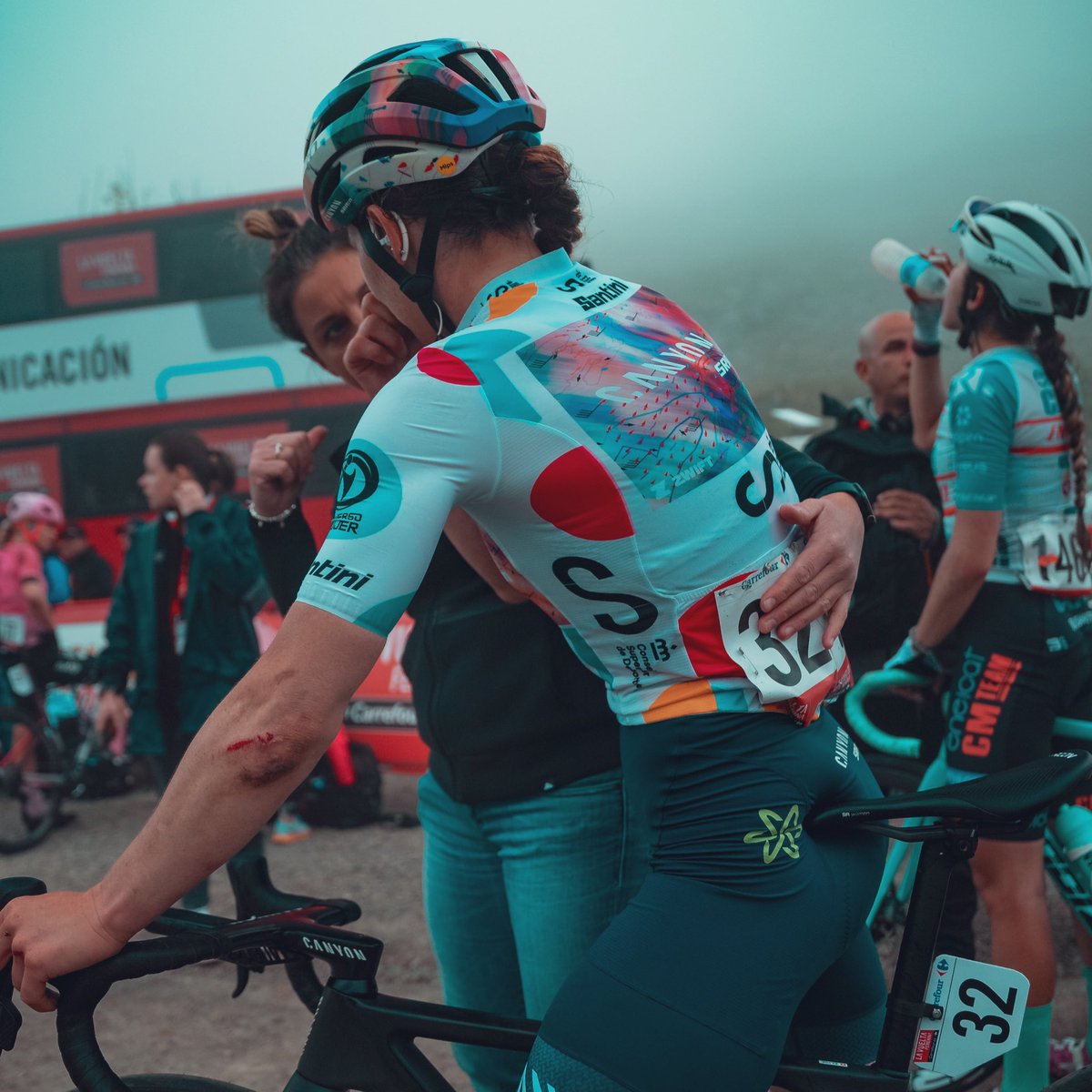 Unfortunately, @e_chabbey has suffered a scaphoid fracture in yesterday’s crash on stage 7. We wish her a full and speedy recovery 🙌 💐 

#LaVueltaFemenina