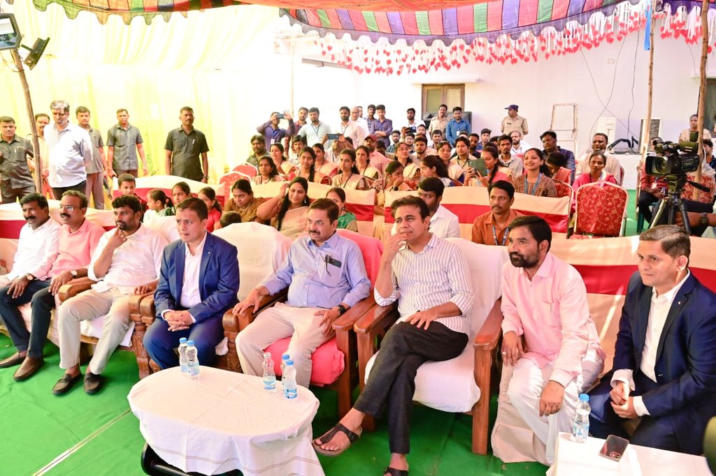 MinisterKTR's tweet photo. IT and Industries Minister @KTRBRS visited offices of IT companies @valuepitch and Sanathana Analytics and Recruitment Services located in Bellampalli and interacted with the employees there. 

The Minister said that he was impressed that two IT companies are functioning in Bellampalli and created about 250 jobs.

Minister KTR appreciated @venkatvp, CEO of @valuepitch, and @sainatharaju89, @sranganatharaju, @SrinathYerra who are directors of @sanathanaars. 

Stating that they have proved that there is no difference in the level of talent among youth in Bellampalli, Mancherial and those in Hyderabad or Bengaluru, the Minister said he wants the leadership to be champions of the Rural Technology Policy.
