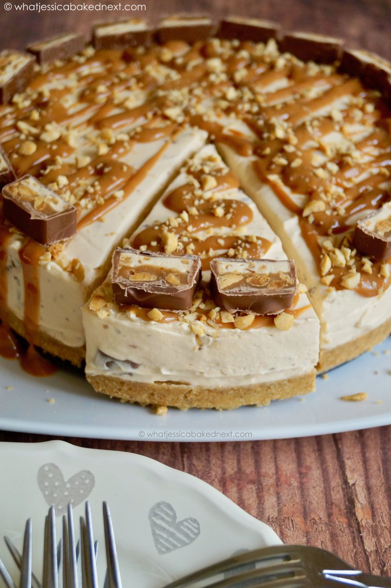 jessbakednext's tweet photo. Updated Photos 📸

No-Bake Snickers Cheesecake - this tasty treat is  easy to make and even easier to eat! 🍫🥜🎂

RECIPE: https://t.co/9nTNsZ3cf5

#cheesecake #chocolate #snickers #snickerscheesecake #nobake #recipe #RecipeOfTheDay https://t.co/s9ODajYAm1