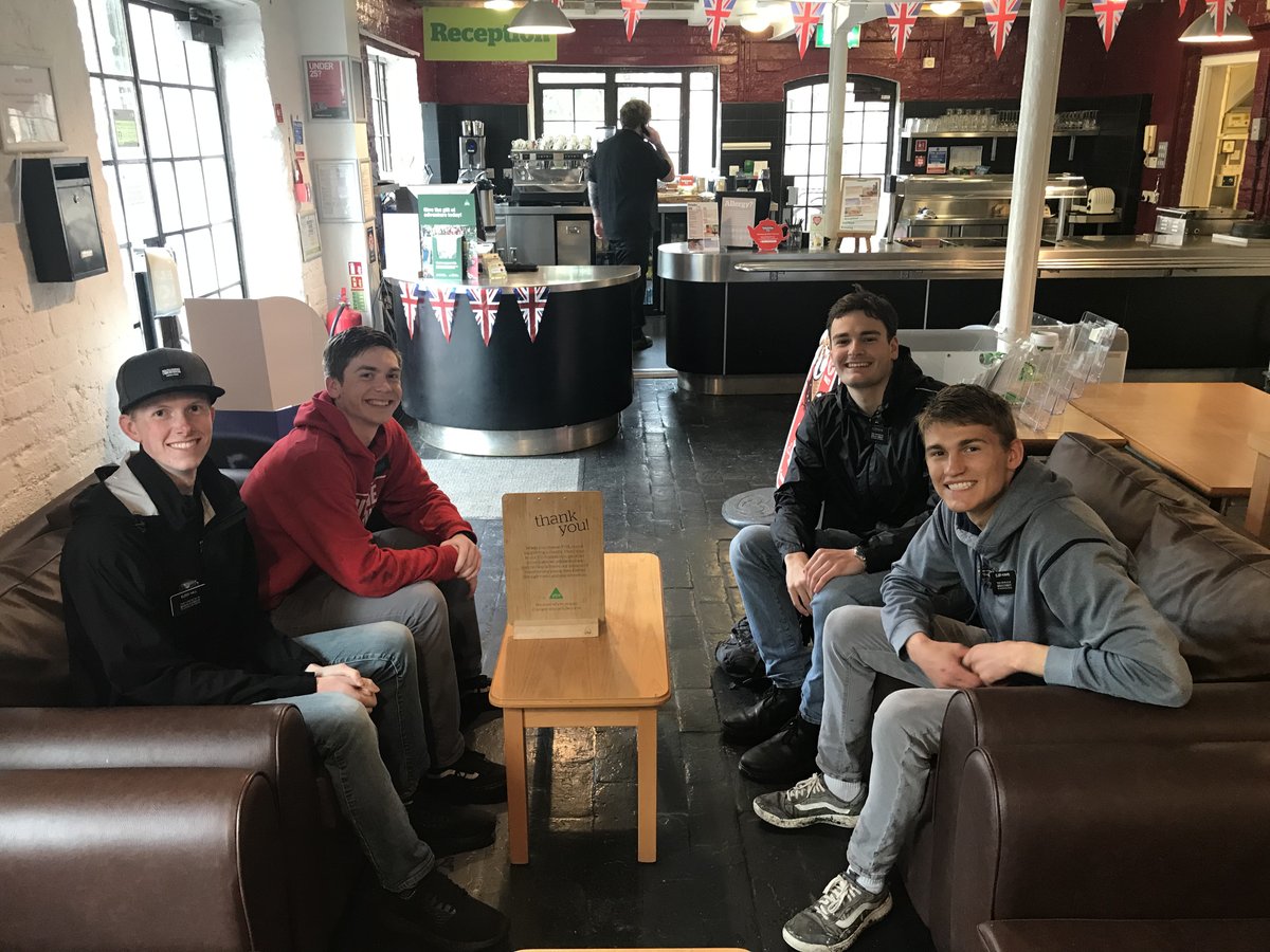 YHA_JamieW's tweet photo. Our volunteers are arriving ready to head out for the #TheBigHelpOut litter pick around the River Severn starting at 11 am at @YHACoalport. Looking forward to setting out with our @Team_BMC litter picking kits!

@YHAOfficial @yhavolunteers https://t.co/DjF4hh5p8s