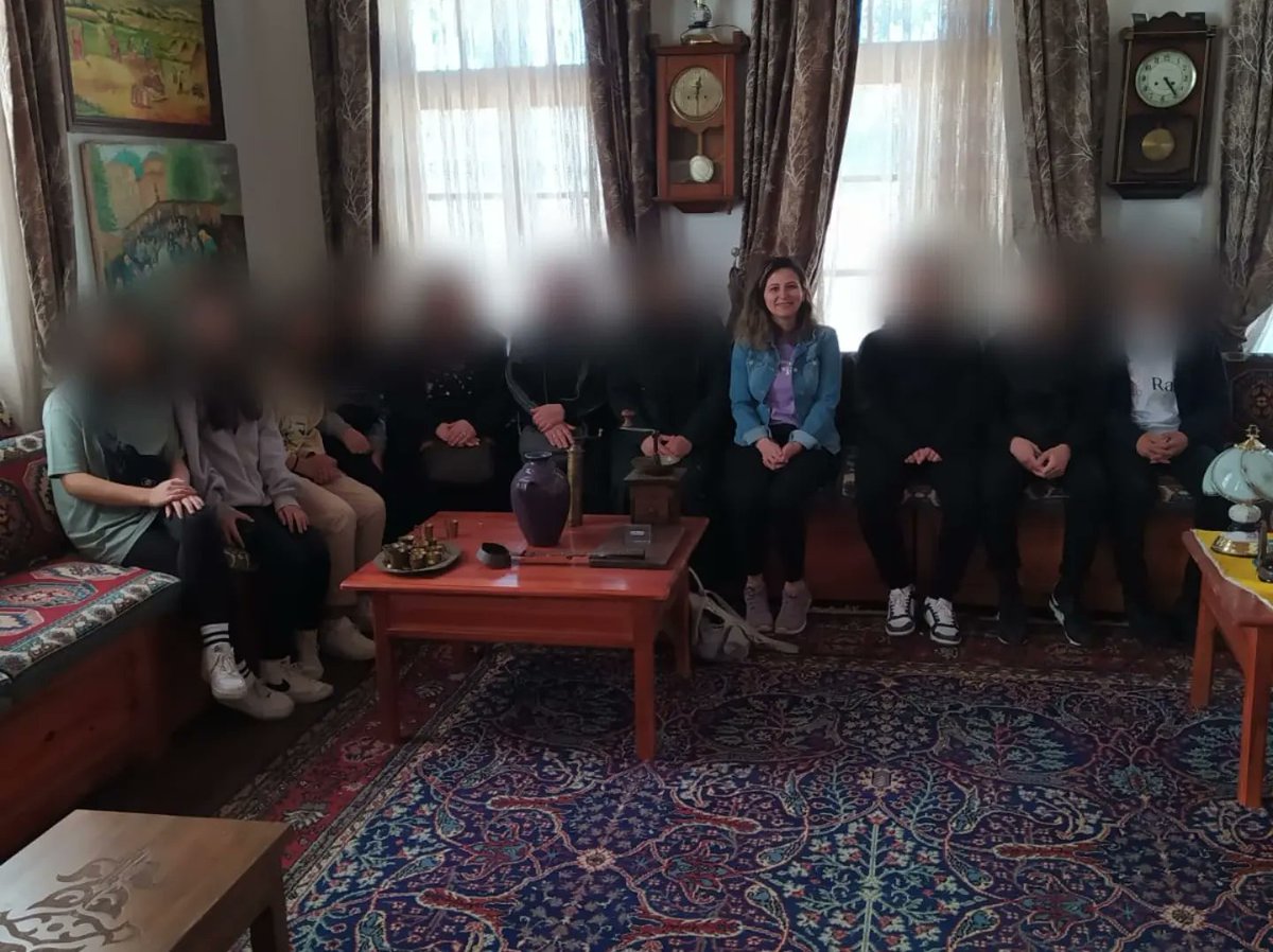 emet_imam's tweet photo. GEO Psikolojik Danışman ve Rehber Öğretmeni H.Bilge Kurban tarafından yürütülen "More Family Time" e-Twinning projemz kapsamında Simav Belediyesi Kent Müzesi ziyaret edldi. Simav Gölcük Yaylasında piknik ve bisiklet turu düzenlendi.
#morefamilytime #etwinning https://t.co/hN3EoXg2Ea