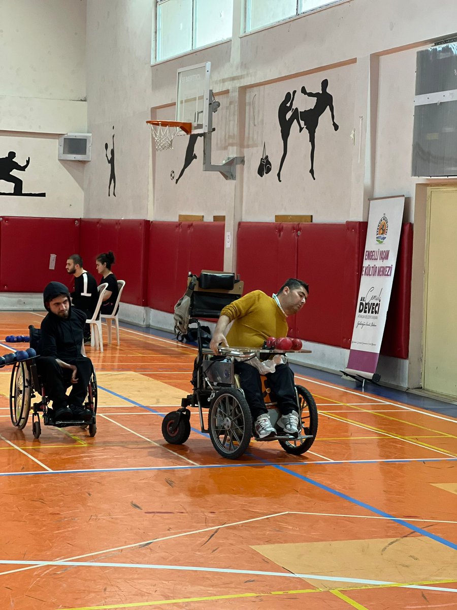 4 farklı kulüpten 21 sporcunun katıldığı Samsun Boccia Turnuvası, Atakum'da gerçekleşti. Dereceye giren sporculara ödüllerini 19 Mayıs Belediye Başkanı Osman Topaloğlu taktim etti. Katılım sağlayan tüm sporcularımızı tebrik ederiz...
