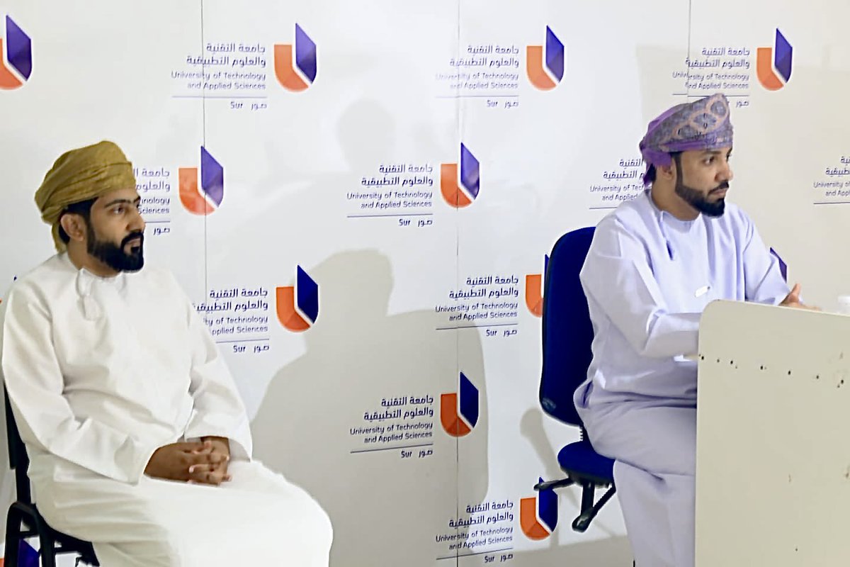 UtasSur's tweet photo. جانب من المحاضرة التعريفية بمنصة "عين" الإلكترونية وخدماتها، والتي قدمها كلاً من الفاضل/ ناجي بن بطي السكيتي 
والفاضل/ سيف بن سلطان الشيذاني

#منصة_عين_الإلكترونية
#جامعة_التقنية_والعلوم_التطبيقية_بصور https://t.co/643nCQVMBk