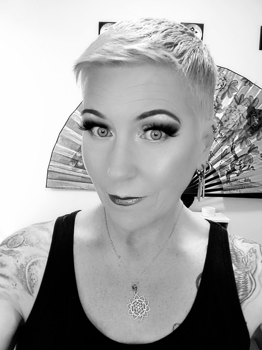 Good Monday morning beauties.  It's #SneakPeek day again.  I will be posting this look tomorrow 😀  #blackandwhitephotography #over50club #blonde #Mondayvibes #blackandwhitebeauty #makeup #makeuplover #over50women #Over50