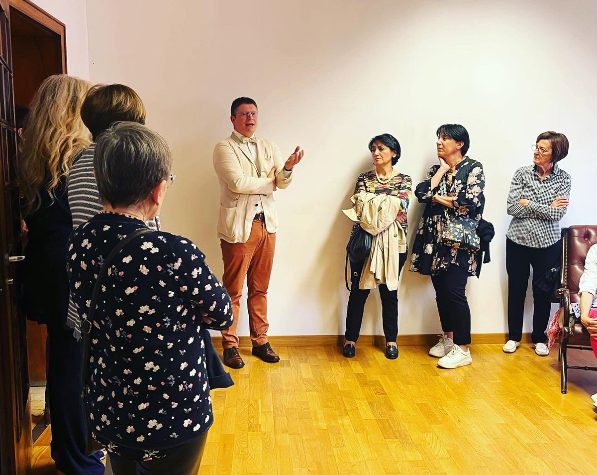 StudioTablinum's tweet photo. 🙏🏻Un grazie sentito a tutte le persone che sono venuti a trovarci all’inaugurazione della mostra #infinitopresente🪐
❗️Per chi fosse interessato ad incontrare l’artista @giorgio_tardonato ricordo l’appuntamento di giovedì 1️⃣1️⃣ maggio presso la galleria @artfolder.ch , a Chiasso https://t.co/aUfJ7gJB2L