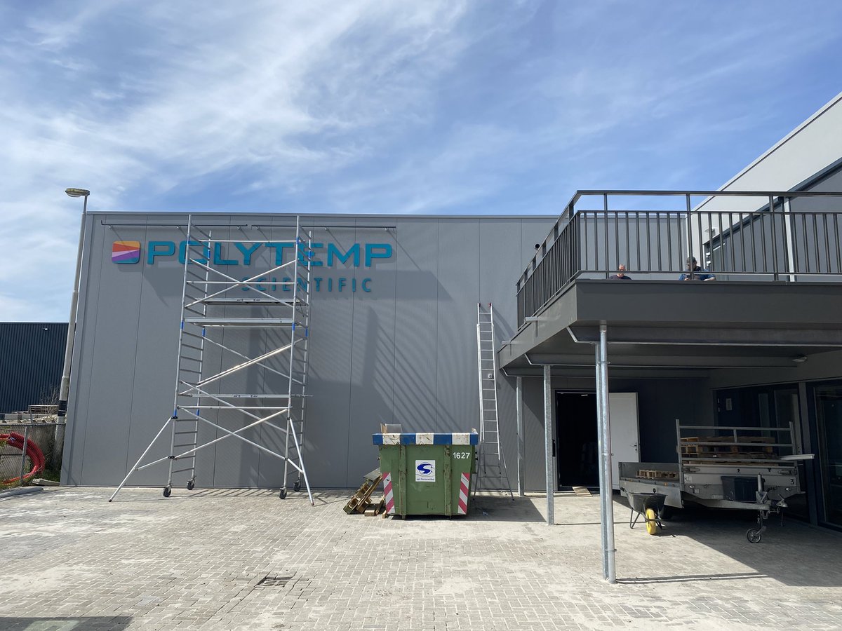 poly_temp's tweet photo. De puntjes worden op de ‘y’ gezet van ons uitgebreide en vernieuwde pand! #workinprogress https://t.co/3M1X9BhseW