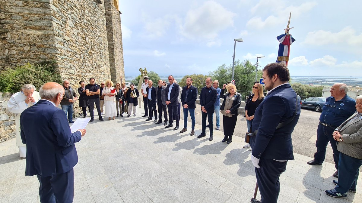 L'8 di maghju 1945 era firmatu u pattu di capitulazione .
U mondu liberu hà vintu.

Nant'u i campi di guerra s'hè firmata le vite di parechji Corsi chi si sò alzati contr'a l'oppressione è per mentene à liberta.

Un ci scurderemu mai di stu sacrifiziu !

Ad aeternam.