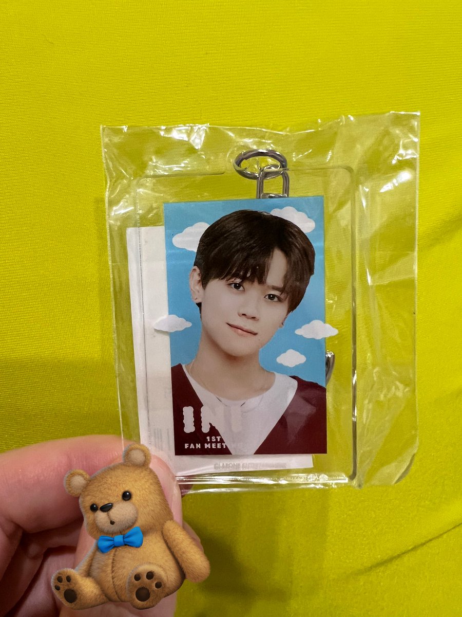 ini_s2525's tweet photo. いらんかぁと思って買わなかったけどどうしても欲しくなってメルってしまった😮‍💨💖
やっぱりかわいい～～これからたくさん連れてこ☺️💙 https://t.co/Jp5Q5Evopk