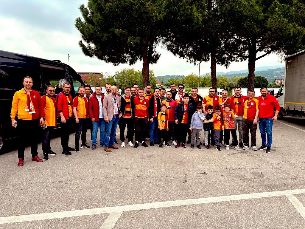 KutahyaGSliler's tweet photo. KENETLENDİK GELİYORUZ ŞAMPİYONLUK İSTİYORUZ @GalatasaraySK https://t.co/HYenOfPVX6