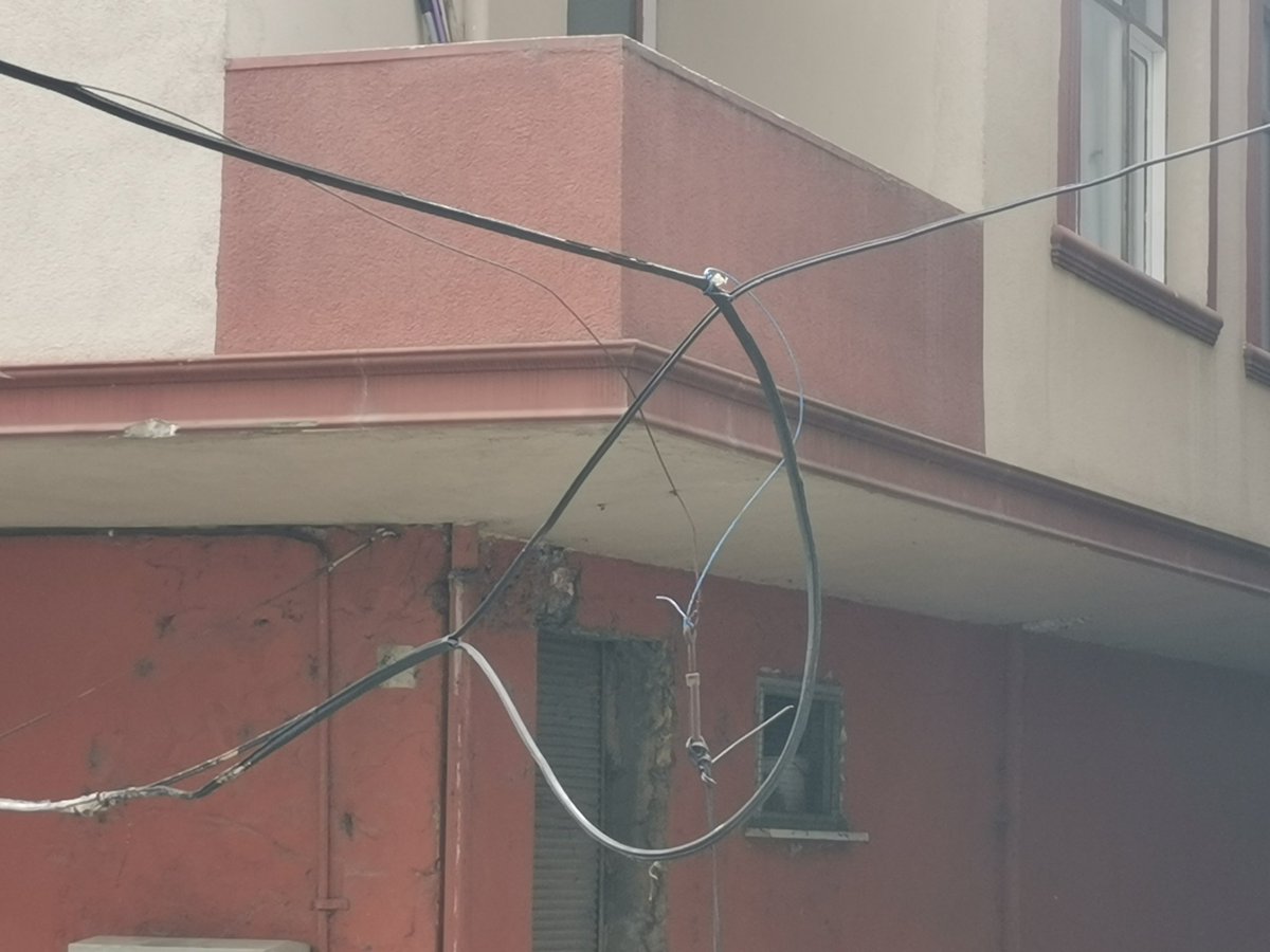 1 hafta öne hasar arızası bildirdim. Ekipleriniz geldi ve hatları kesip gittiler. 48 saatte çözeceğiz dediniz  Bir hafta oldu yoksunuz. Tek kelimeyle terbiyesizlik... <a href="/TurkTelekom/">Türk Telekom</a> <a href="/ttnet/">dijital hesap</a>