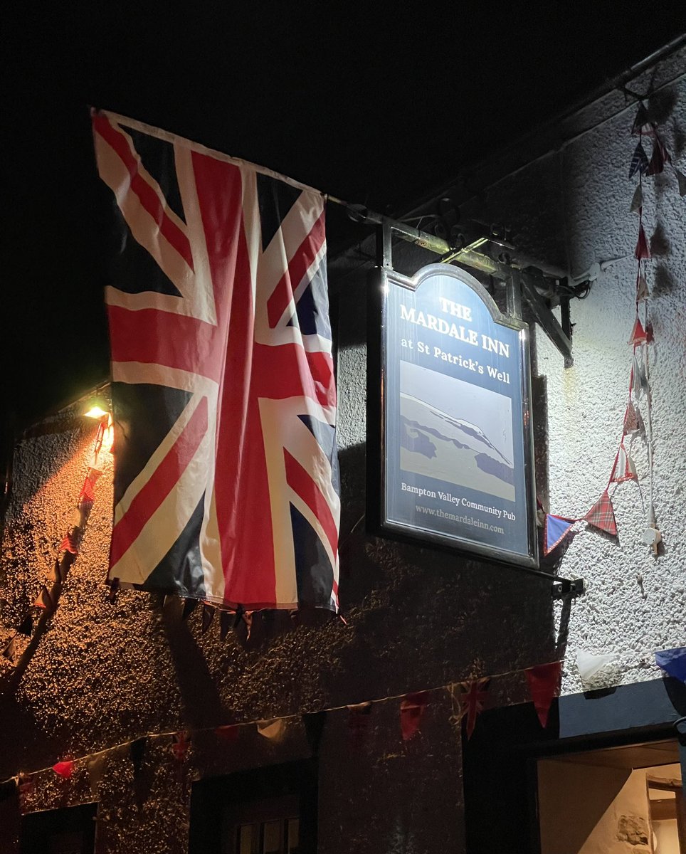 BvcpInn's tweet image. Awesome 👑 Street Party Sunday at The Mardale with so many attending - joined by 50 young 🇺🇦 Ukrainians 🇺🇦 who got to enjoy the evening with The D:Ukes! 🎶 #communitypub #LakeDistrict Charity Monday 🐿️ @eden_reds 👍