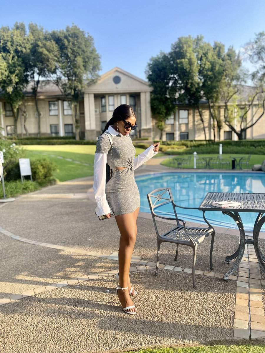 RealKhosiTwala's tweet photo. New week, same goal💃chasing nothing but cheese 💰 https://t.co/sHPytxlMCp
