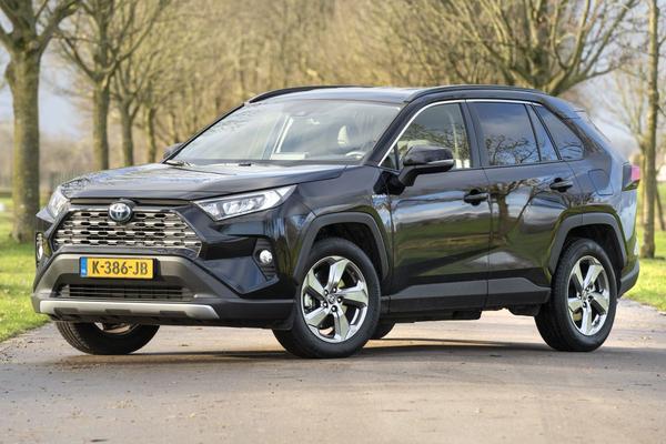 De Toyota RAV4 was in 2022 de bestverkochte auto ter wereld. Toyota was in 2022 ook de grootste autofabrikant ter wereld: autoweek.nl/autonieuws/art…