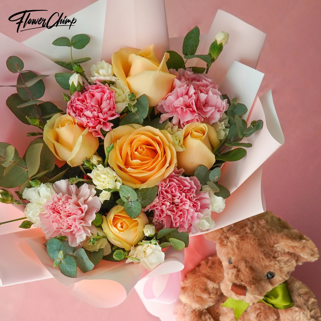 flowerchimpmy's tweet photo. Hugs &amp; blooms with a tonne of love! 🧸💝 https://t.co/swPy4BADVR