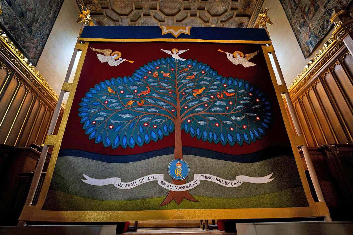 SpoxPandora's tweet photo. @BBCWomansHour Correctly quoted on the beautiful Coronation embroidery. https://t.co/qDjTMuXmwH