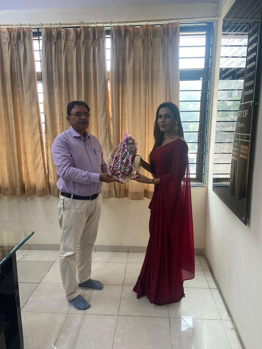 Election Commission of India appointed *Ansari Nikita* resident of Surat district as *State Transgender Icon* and was honored by the Additional District Election Officer Surat with a bouquet of flowers. 

#transgender #icon #stateicon #eci #ceogujarat #sveep #transgendericon