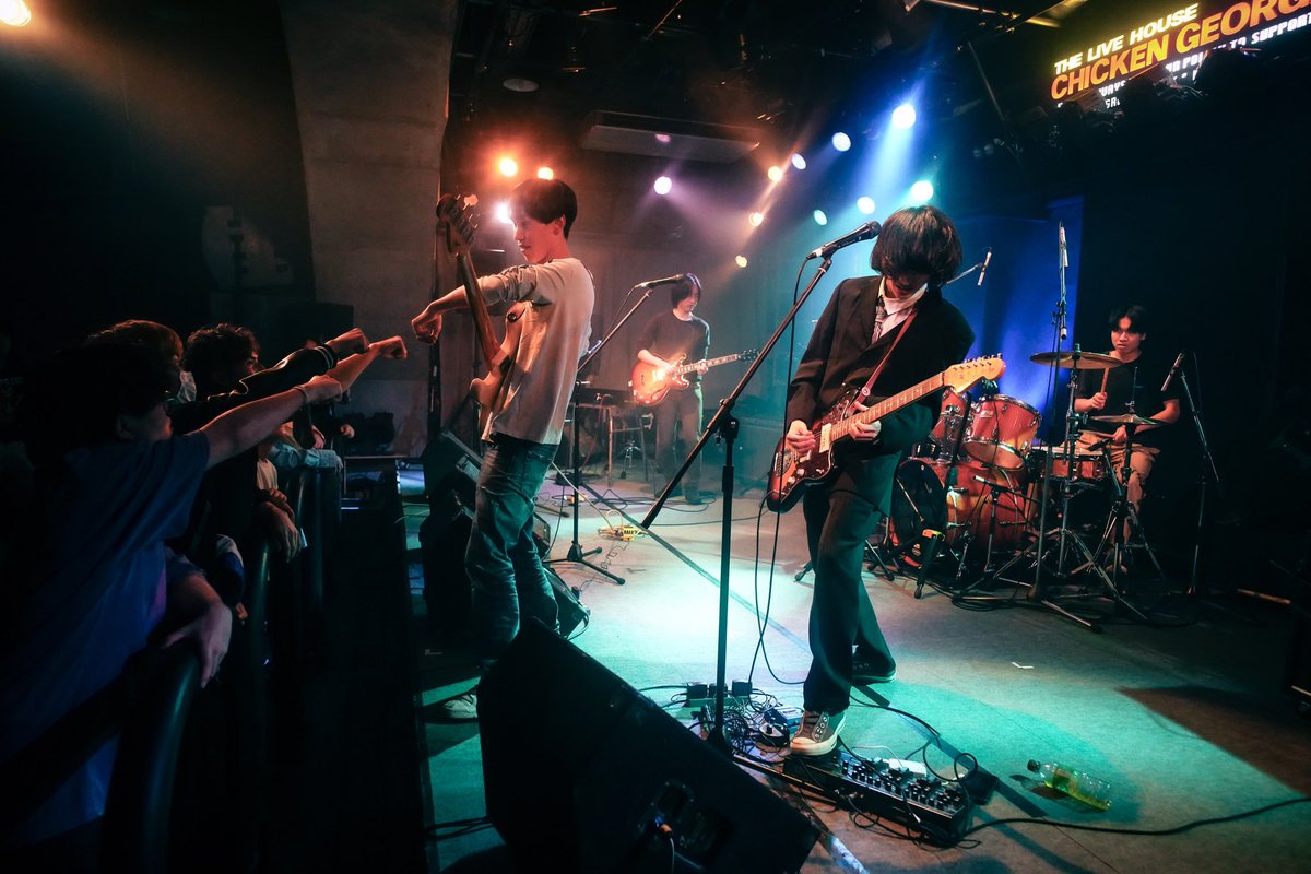 ColtraneClub's tweet photo. Coltrane Clubは5/4の神戸チキンジョージのライブをもって活動休止という形をとりました。
これから再開する目処はありませんが、かと言って解散するほど何かを残してきた訳でもありません。
復活する可能性も無きにしも非ず。
まあまたどこかで会おうぜ！ https://t.co/E1hiv56pa3