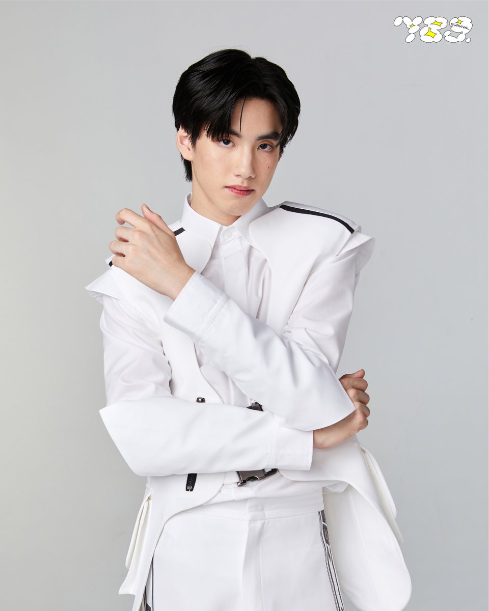 789SURVIVAL's tweet photo. PHUTATCHAI (2005)
Training Start Date: 01.07.2020
-
Name: Tatchai Limpanyakul
Date of Birth: 10.04.2005
Weight: 62 kg
Height: 180 cm
Blood Type: O
Zodiac: Aries
Education: Philosophy Politics Economics (PPE), Thammasat University
-
#PHUTATCHAI
#789TRAINEE
#789SURVIVAL https://t.co/tfRj1J5MI9